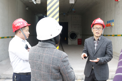 重庆市开州区政法委书记陈德胜一行到中建隧道开州管廊项目调研指导2_副本.jpg