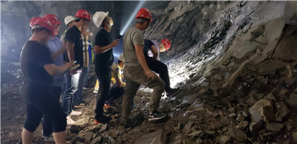 在二分部土主隧道现场教学.jpg 在二分部土主隧道现场教学.jpg