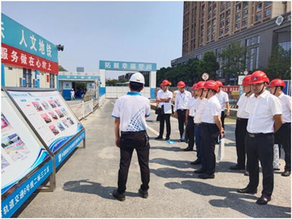 展板讲解420.jpg 展板讲解420.jpg
