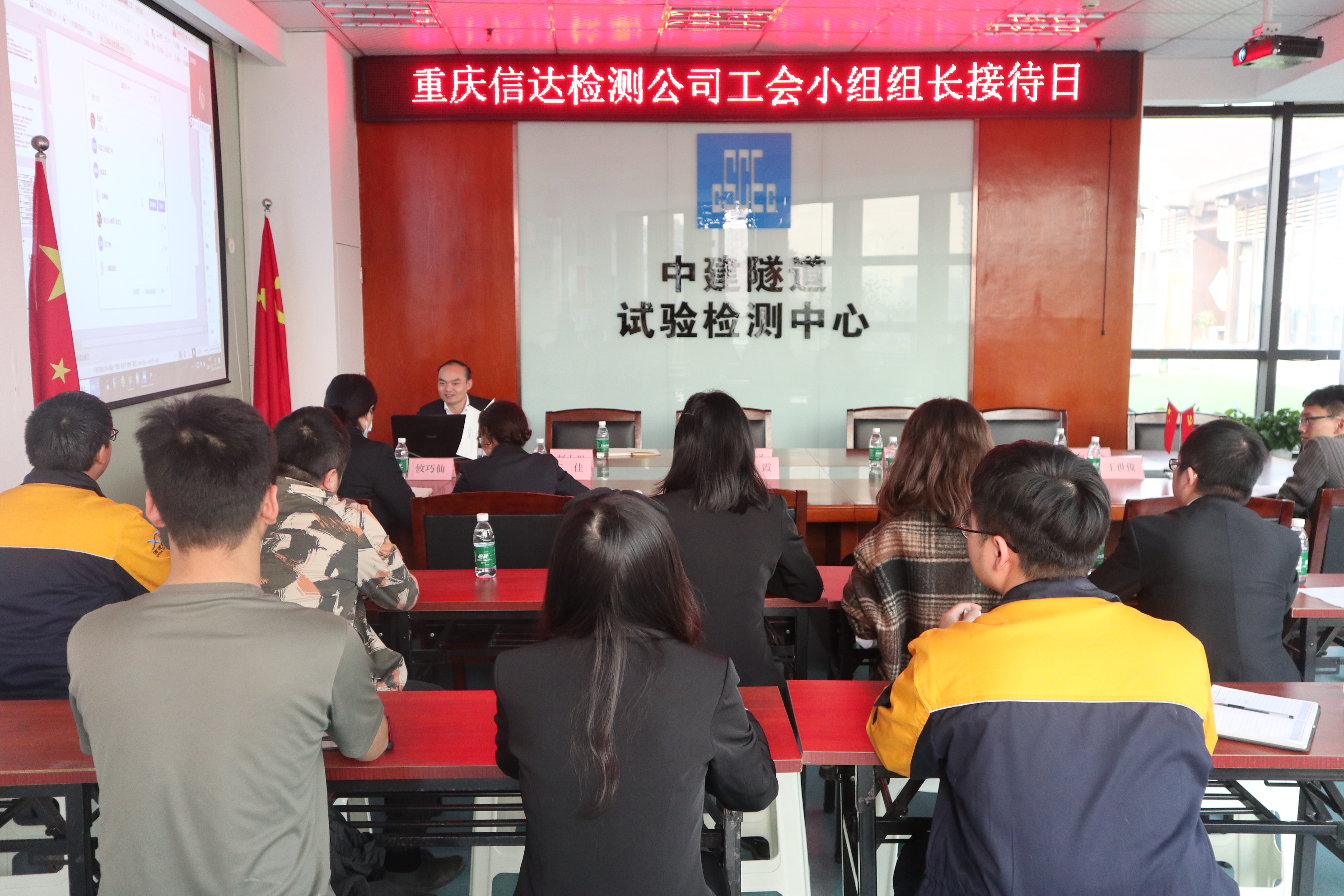 活动现场.JPG 活动现场.JPG