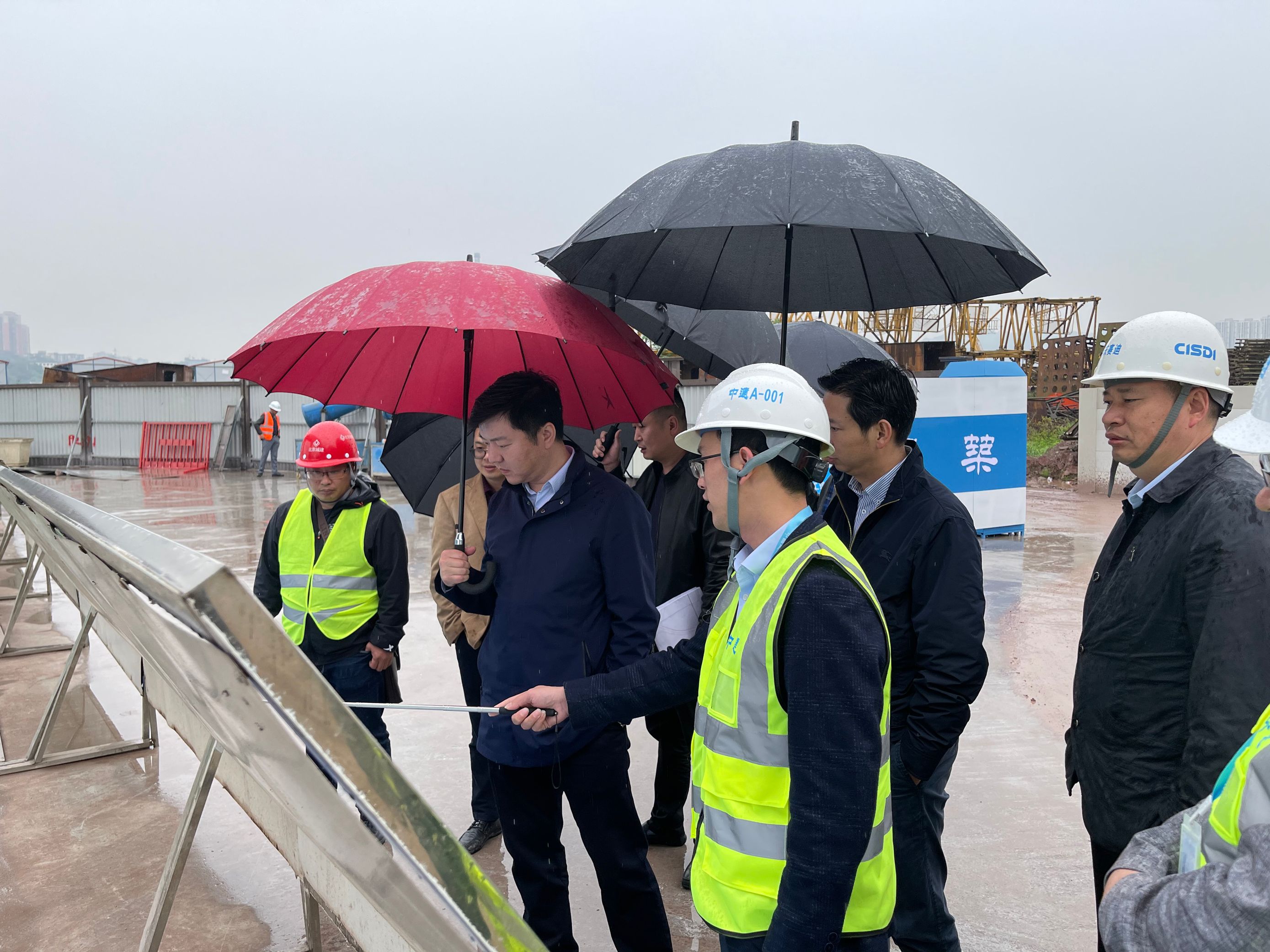 重庆城投基础设施建设有限公司副总经理蔡汝一带队至李家沱项目检查指导工作.jpg 重庆城投基础设施建设有限公司副总经理蔡汝一带队至李家沱项目检查指导工作.jpg
