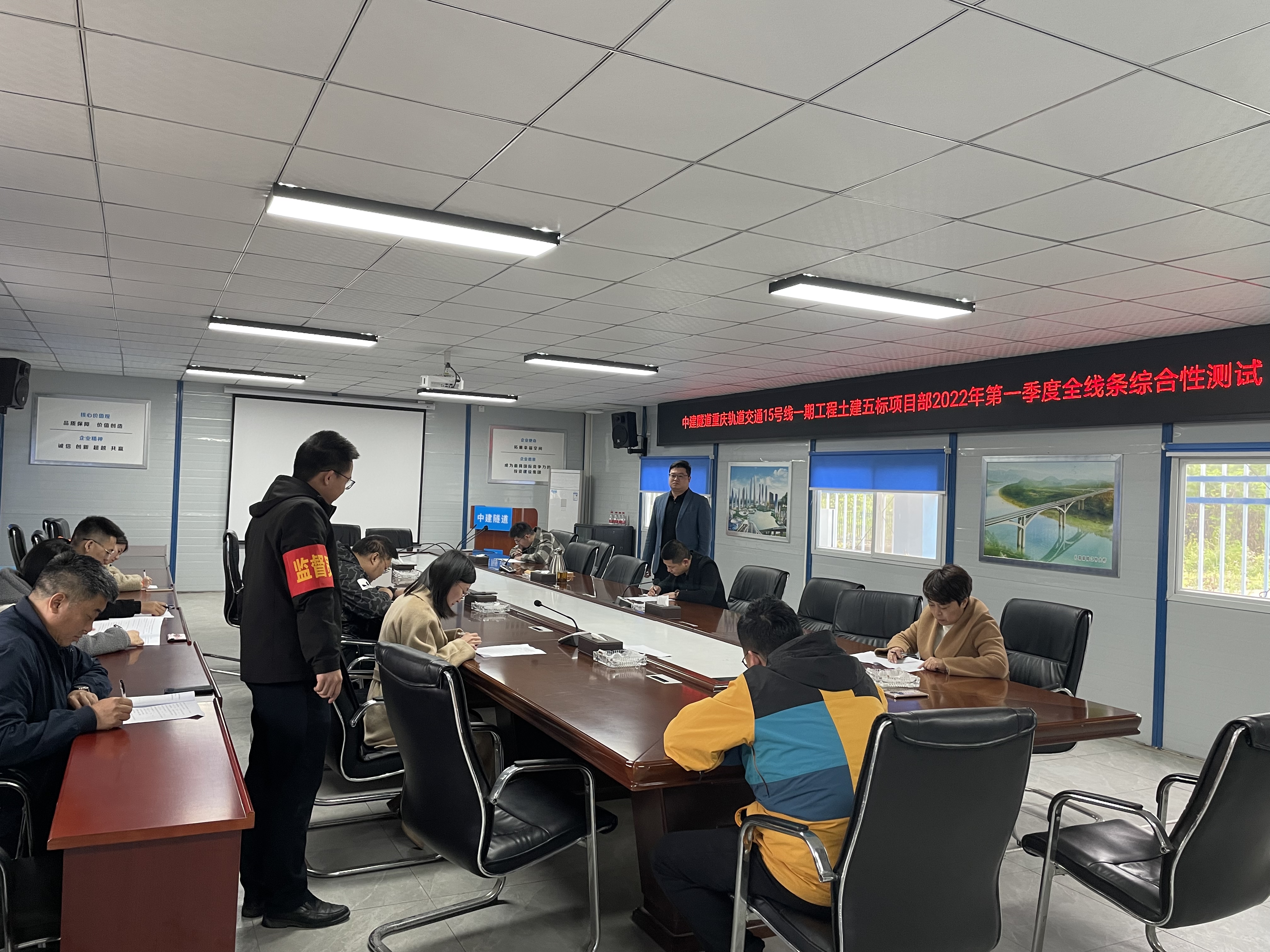 考试现场.jpg 考试现场.jpg