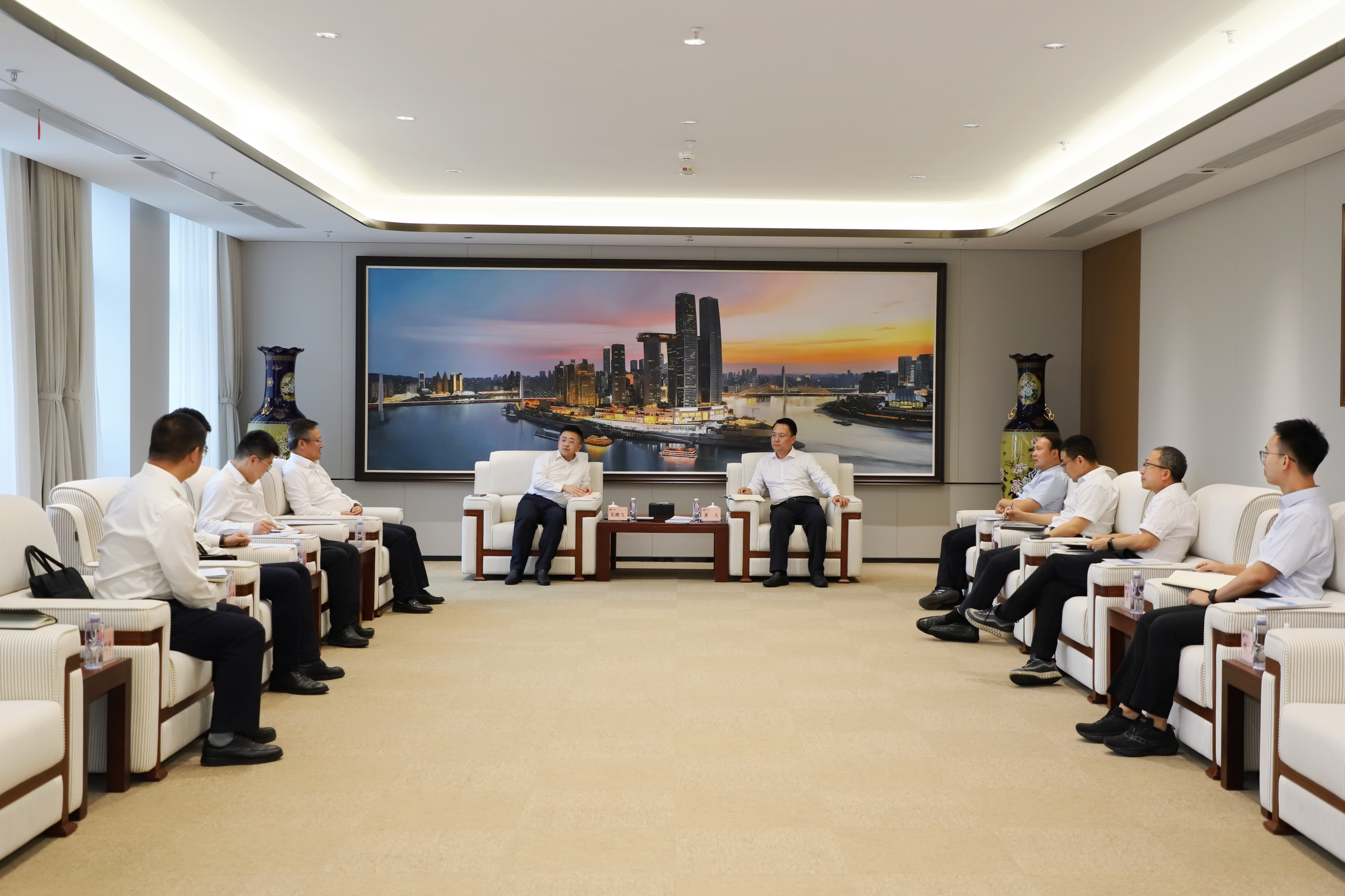 拜访华能集团会议室.jpg