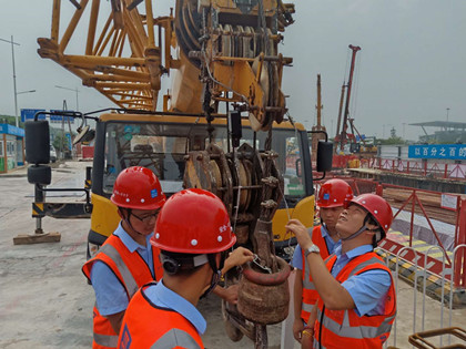 深圳地铁13101-1项目新员工轮岗施工现场隐患排查能力培养2.jpg 深圳地铁13101-1项目新员工轮岗施工现场隐患排查能力培养2.jpg