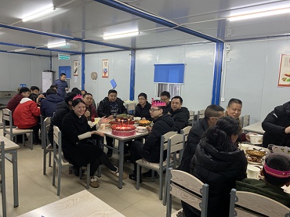 郑万铁路指挥部一季度员工生日会.jpg