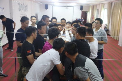 正习14标全体人员相互协作,挑战穿越火线_副本.jpg 正习14标全体人员相互协作,挑战穿越火线_副本.jpg