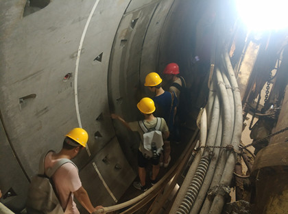 井下参观420.jpg 井下参观420.jpg