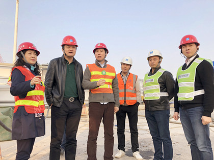 查看现场施工进度.jpg