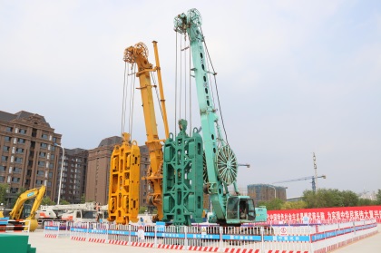 图1-2:成槽机1.jpg 图1-2:成槽机1.jpg