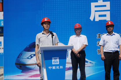 夏定军宣布劳动竞赛正式启动420.jpg 夏定军宣布劳动竞赛正式启动420.jpg