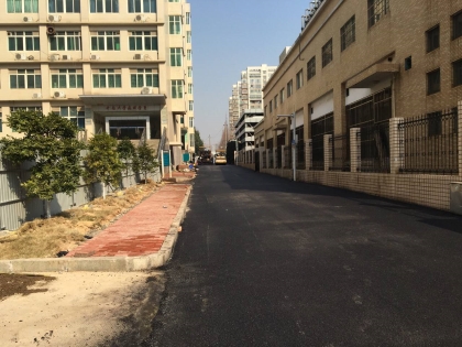 中南湘雅医学院仁术路道路改造与沥青路面铺设完成_420.jpg