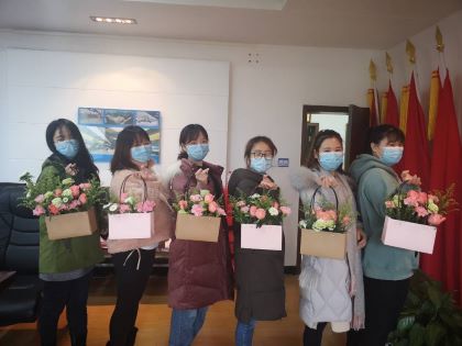 插花完成,秀起来.jpg 插花完成,秀起来.jpg