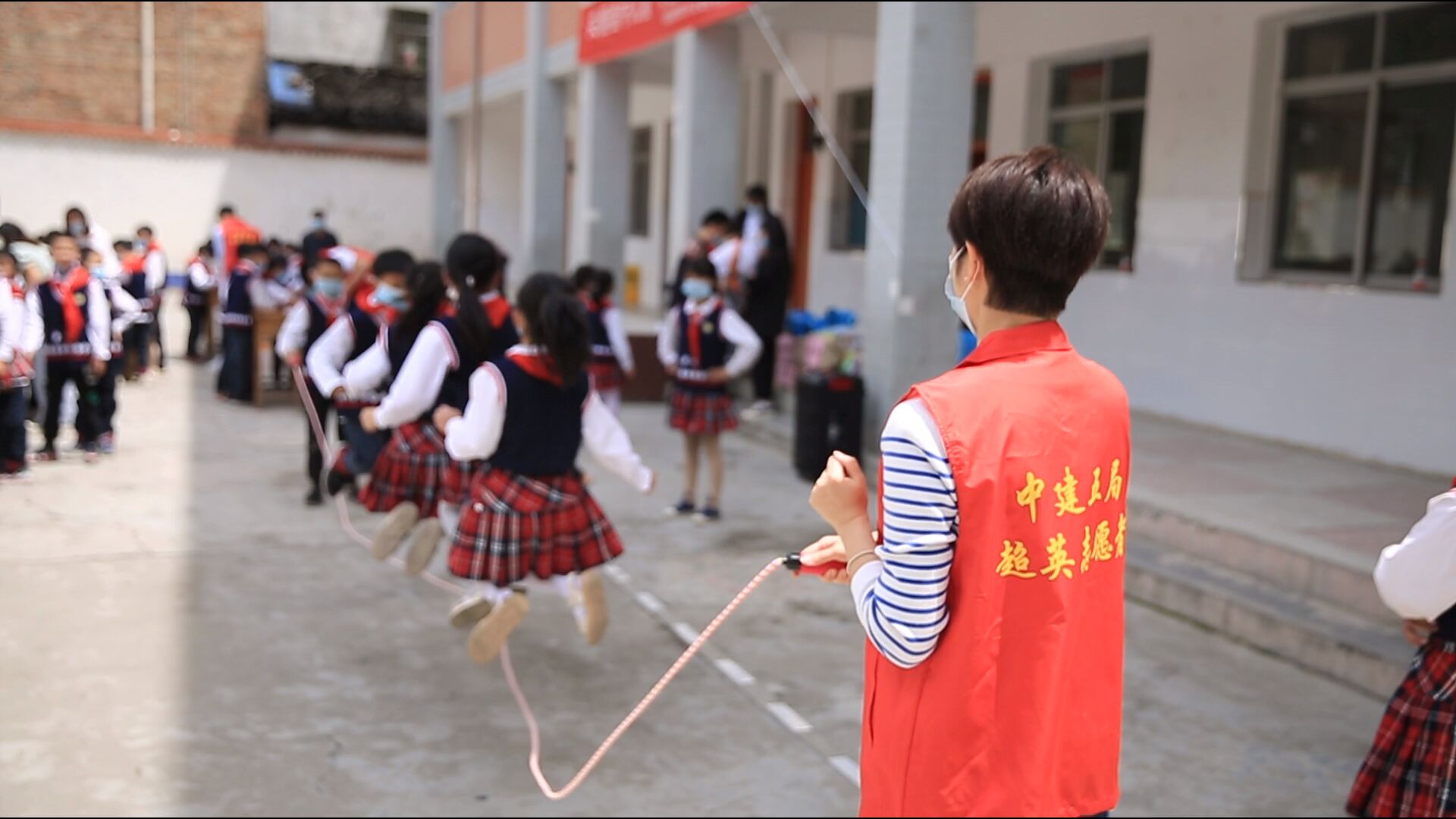 现场游戏.jpg 现场游戏.jpg