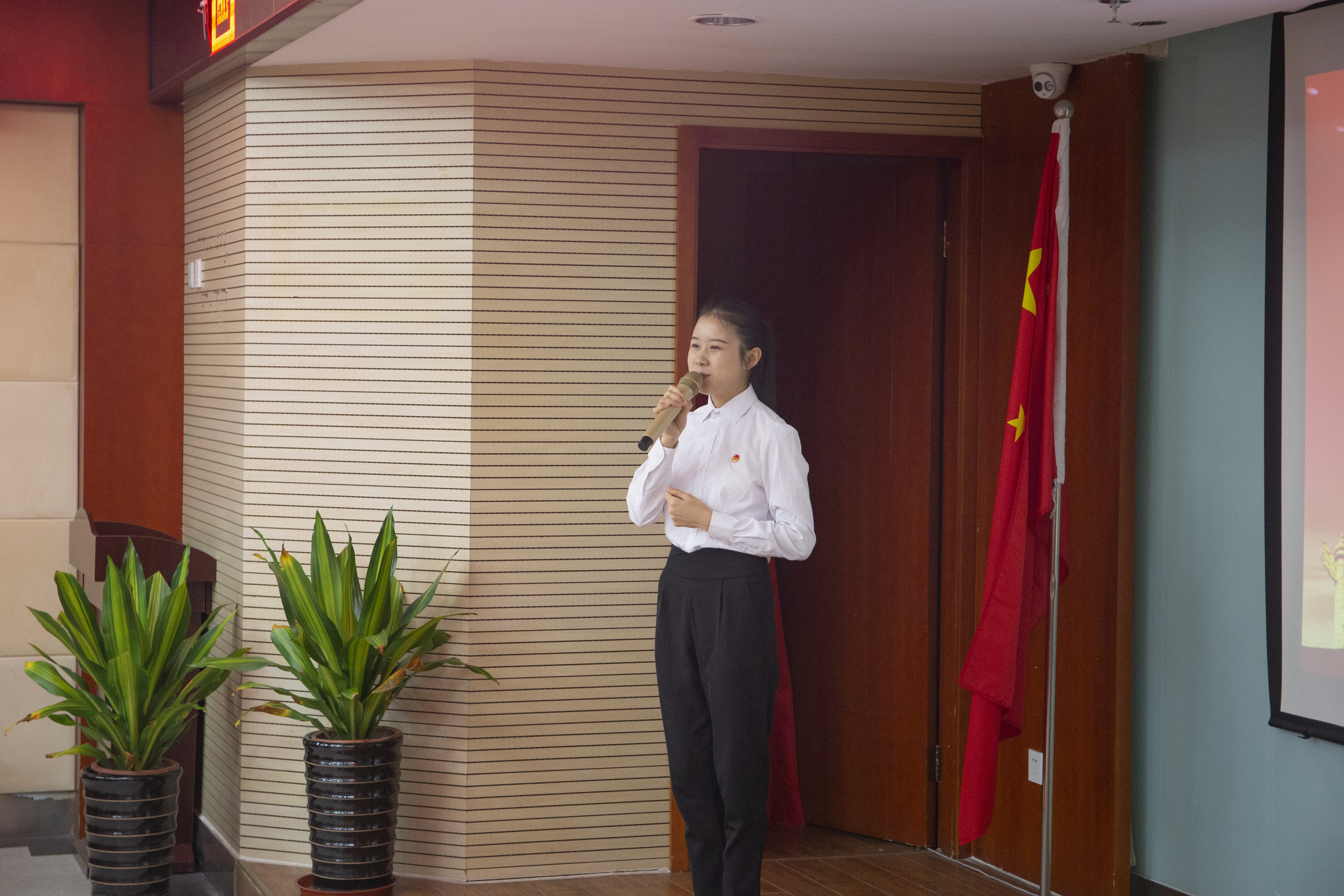 我“渝”隧道共成长青年巡讲2.JPG 我“渝”隧道共成长青年巡讲2.JPG