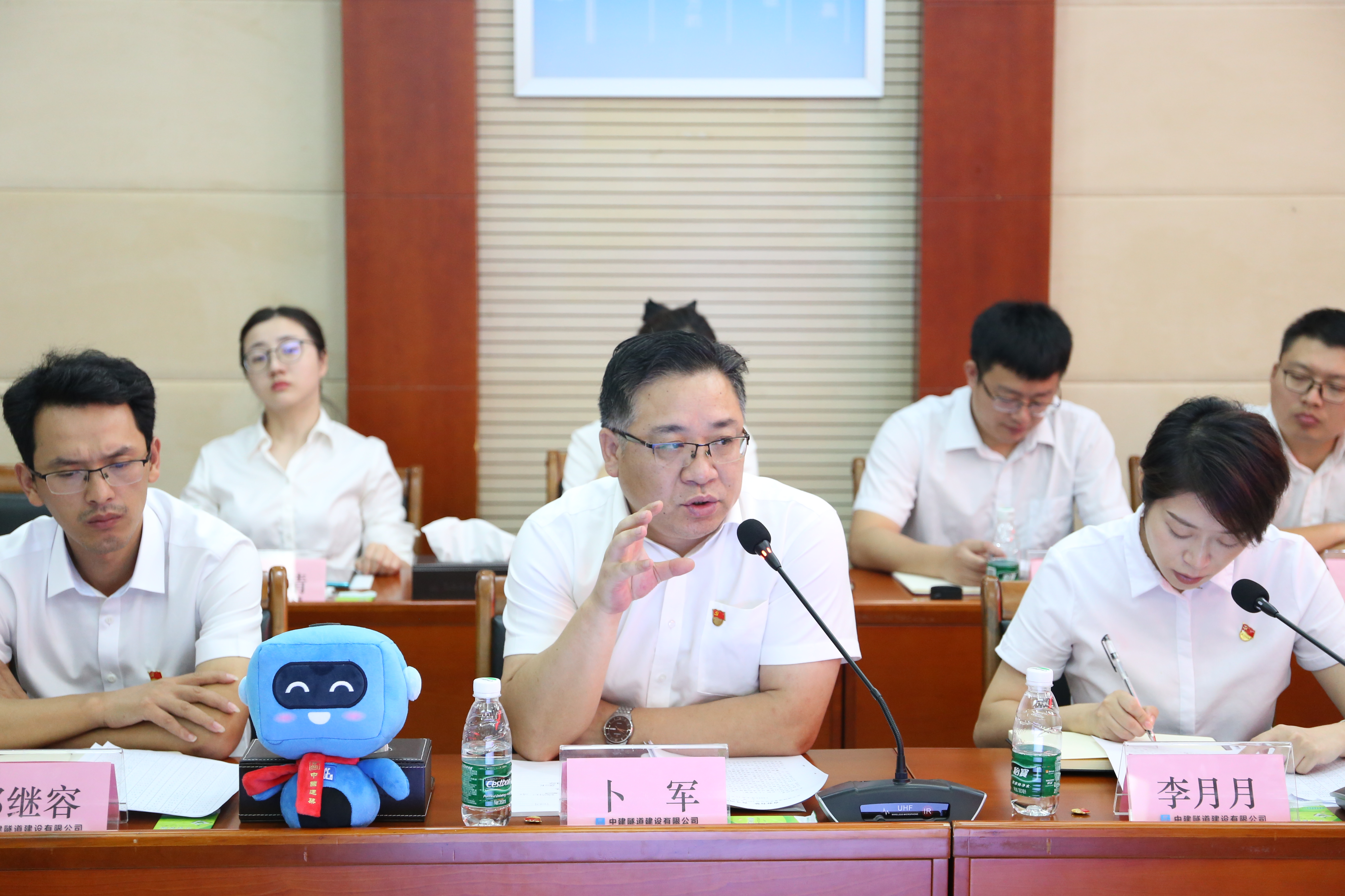 中建隧道副总经理兼重庆分公司党总支书记、总经理卜军发言2.JPG 中建隧道副总经理兼重庆分公司党总支书记、总经理卜军发言2.JPG