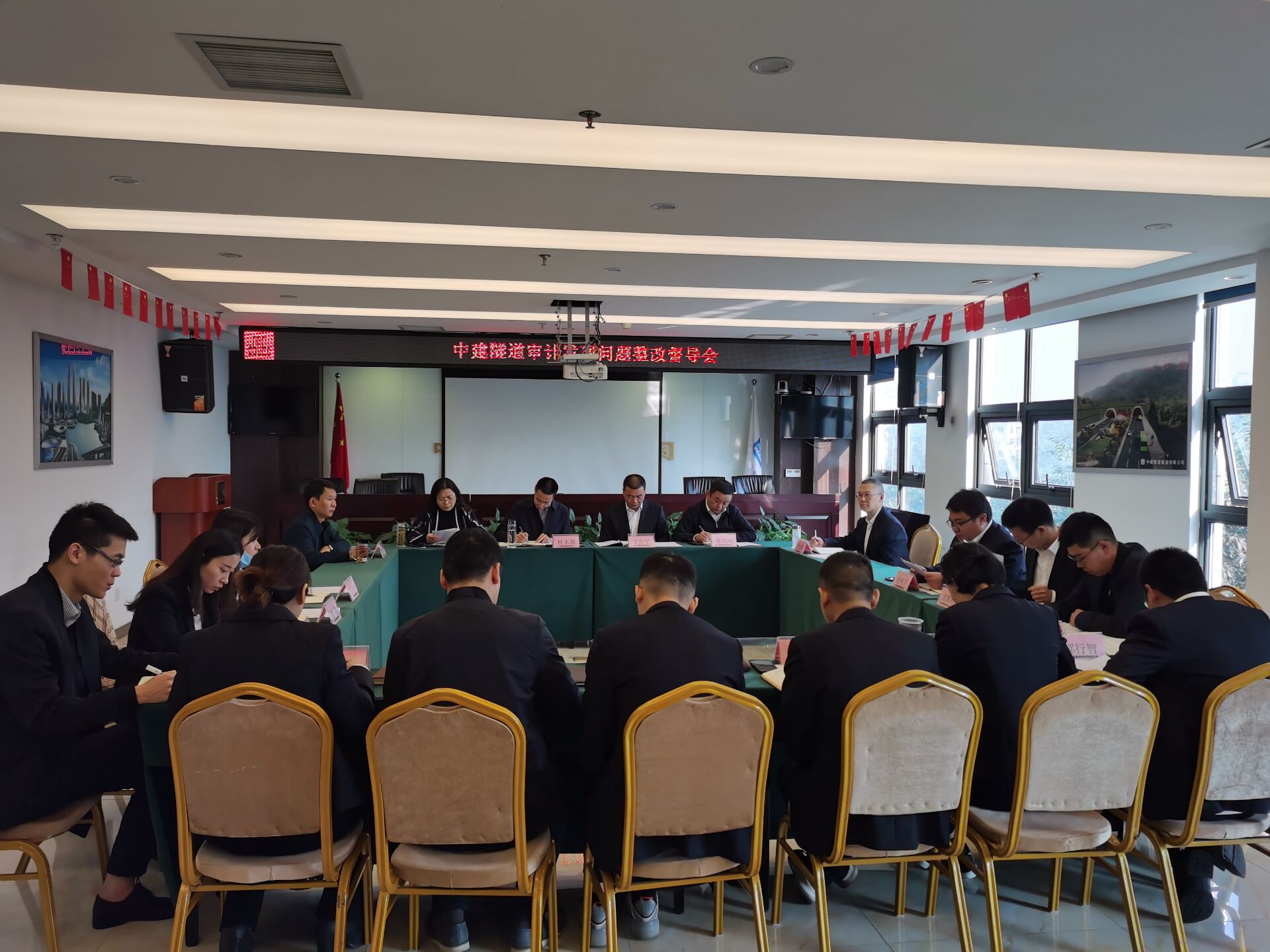 b3e29e5db71f2aeecbec290760acc7c.jpg b3e29e5db71f2aeecbec290760acc7c.jpg