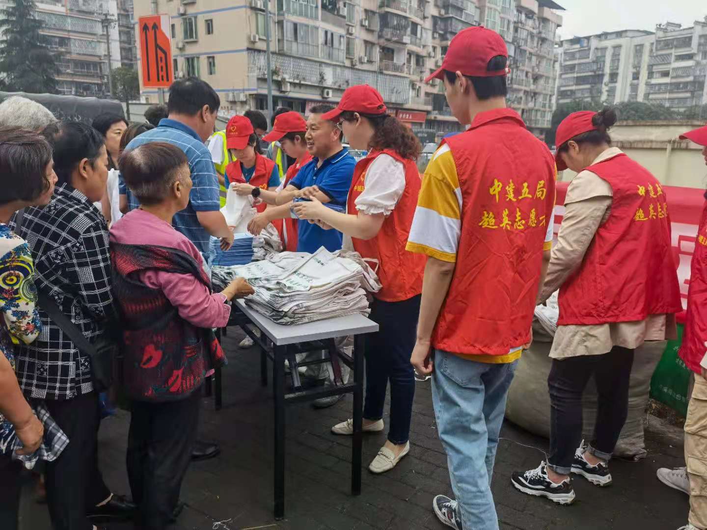 花溪河项目建设宣传行.jpg 花溪河项目建设宣传行.jpg