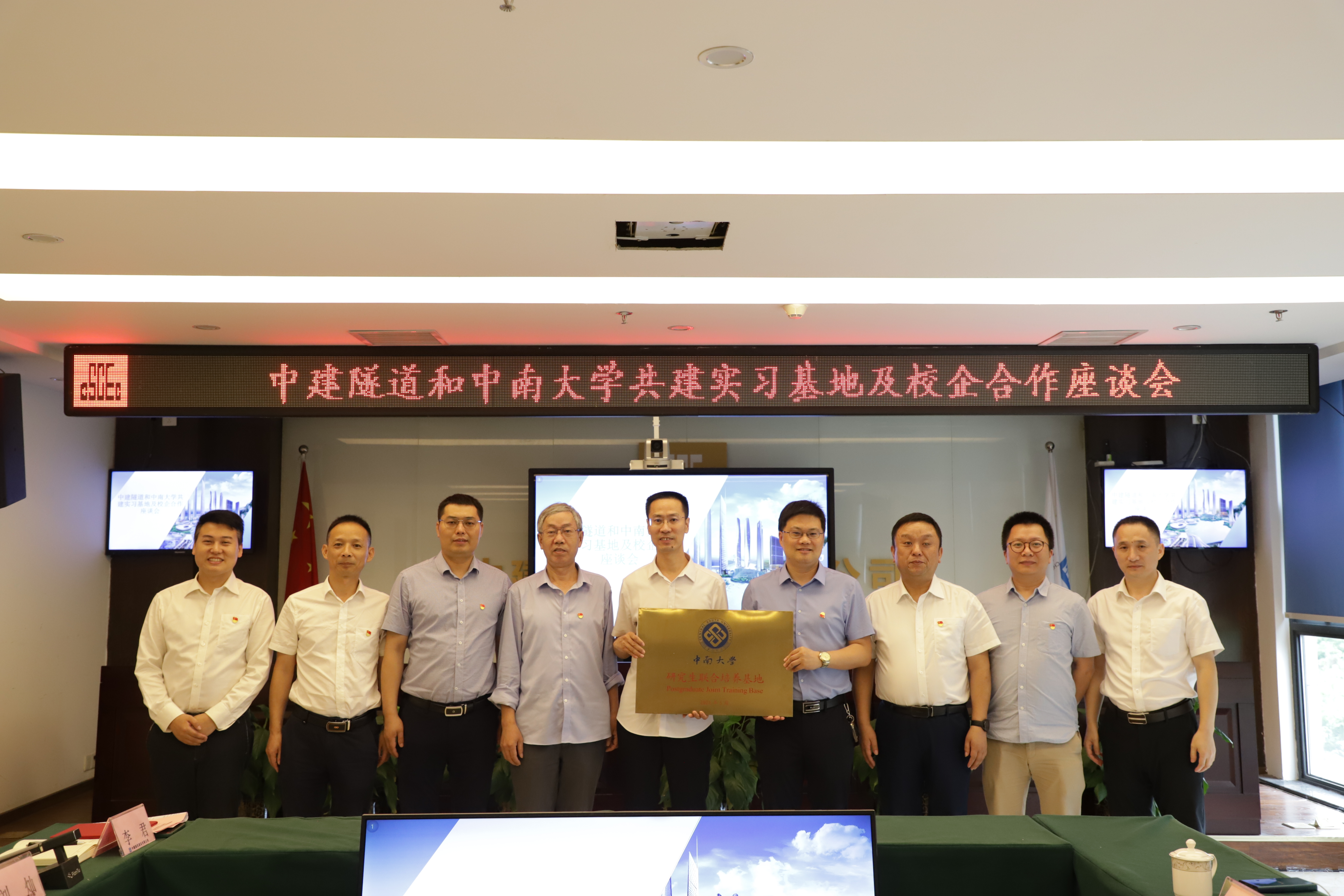 4bdc590d4a2fcdfd5458d45d9429051.jpg 4bdc590d4a2fcdfd5458d45d9429051.jpg