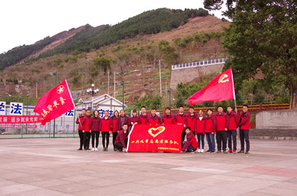 420  志愿者合影.jpg