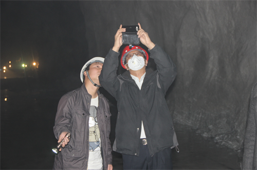 现场实地检查，郑邦友拍照记录.png
