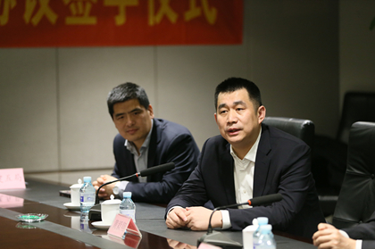 黄毅翔_副本.jpg 黄毅翔_副本.jpg