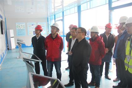 帅建国参观智慧工地420.jpg