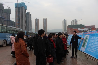 冯振洋现场讲解龙洲湾项目概况及建设意义-420.jpg 冯振洋现场讲解龙洲湾项目概况及建设意义-420.jpg