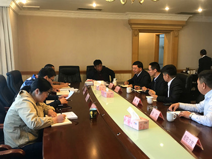 邓尤东一行与云南省滇中引水办公室主任董继理座谈.jpg