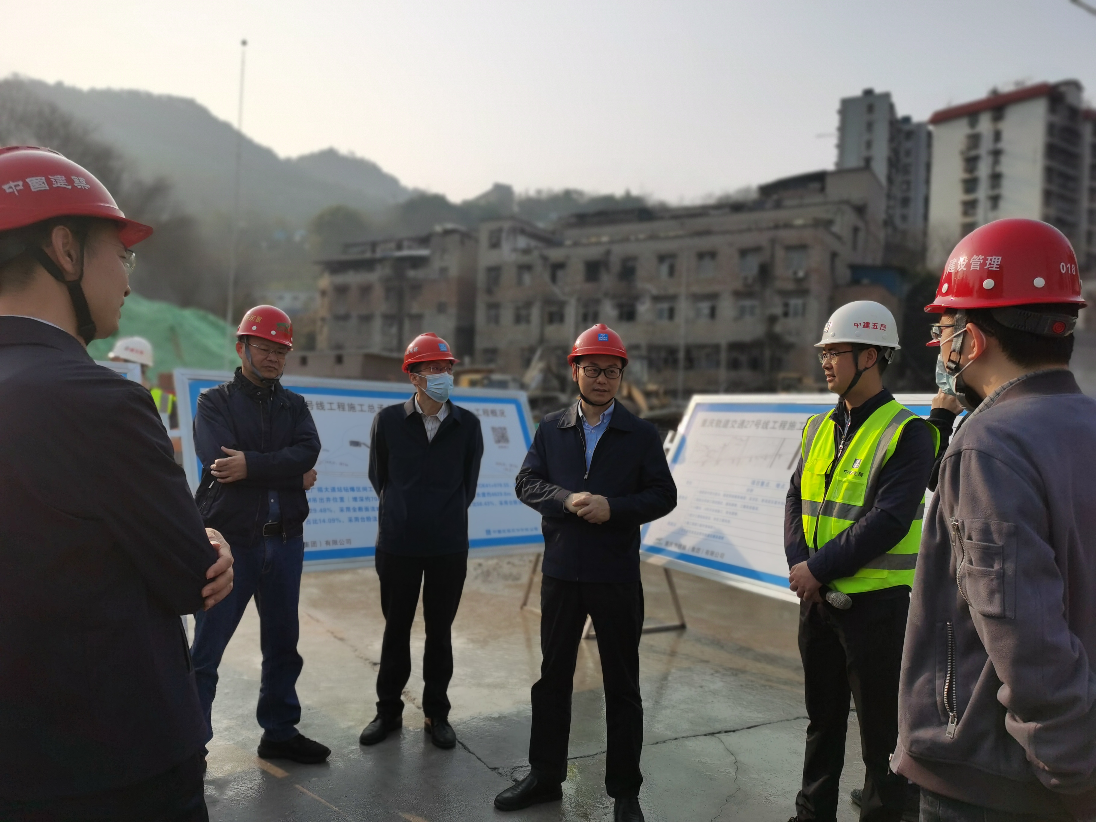 重庆市住建委轨道办主任张军发言.jpg 重庆市住建委轨道办主任张军发言.jpg