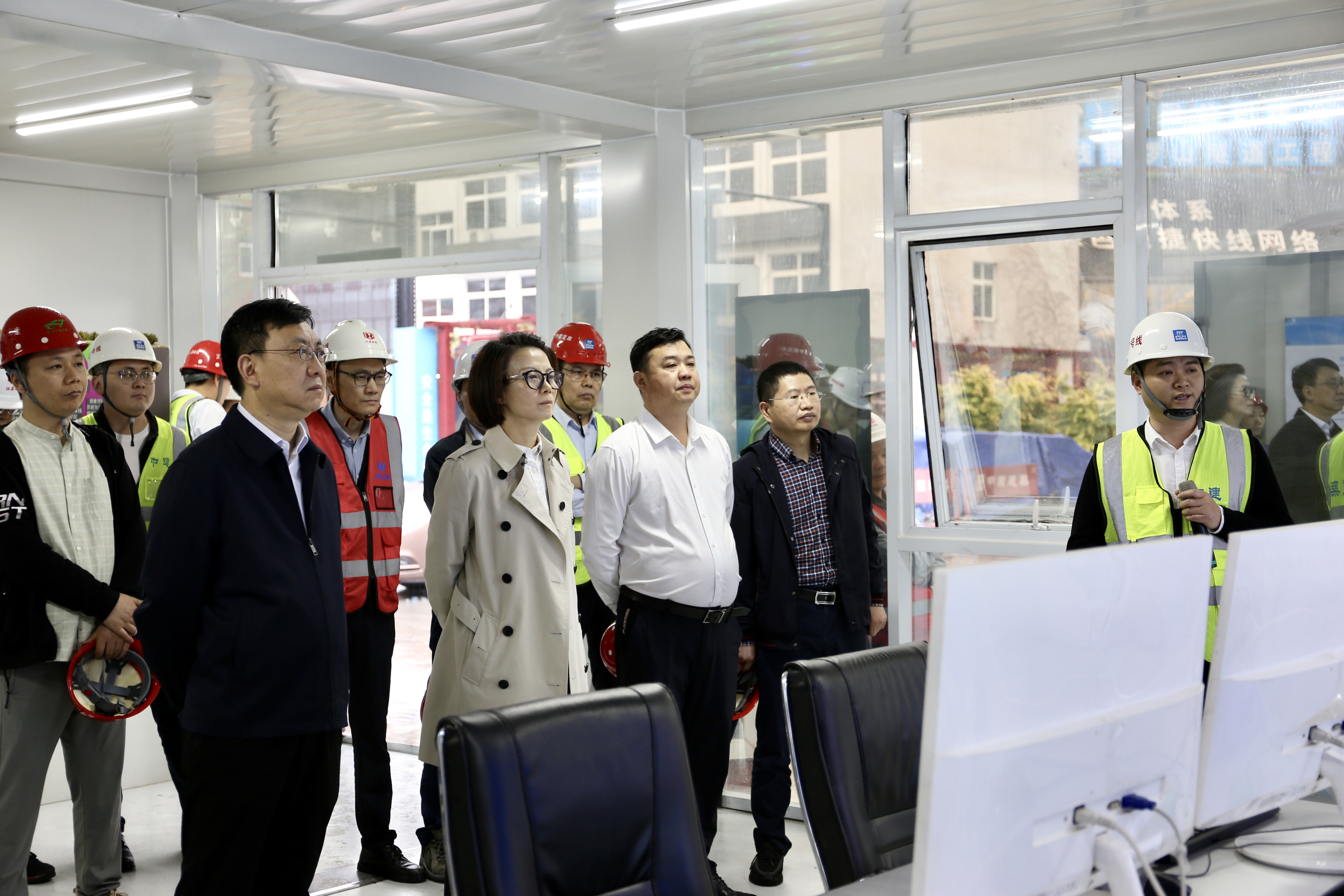 重庆市铁路(集团)有限公司党委副书记、总经理盛勇一行赴重庆轨道交通27号线09标项目开展节前安全带班检查 (2).jpg 重庆市铁路(集团)有限公司党委副书记、总经理盛勇一行赴重庆轨道交通27号线09标项目开展节前安全带班检查 (2).jpg